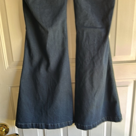 FREE PEOPLE WOMENS FLARE BELL BOTTOM JEANS BOHO SZ 31 - Picture 5 of 11